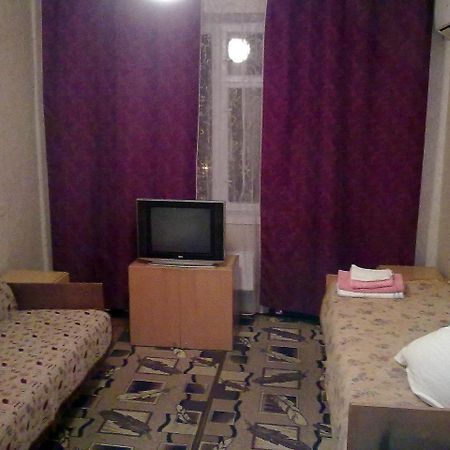 Готель. Квартири Подобово Yuzhnoukrainsk Екстериор снимка